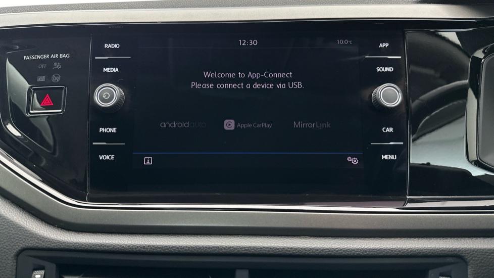 Apple Car Play & Android Auto