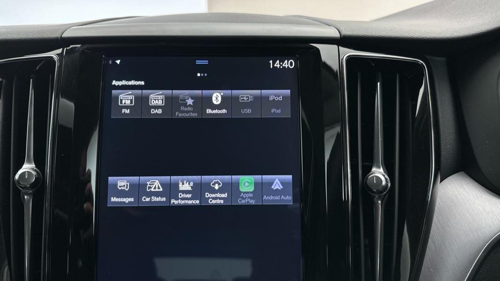 Apple CarPlay / Android Auto 