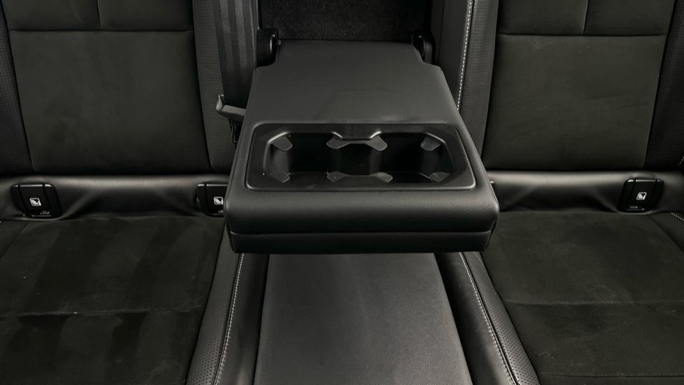 Rear Armrest/ Cup Holder