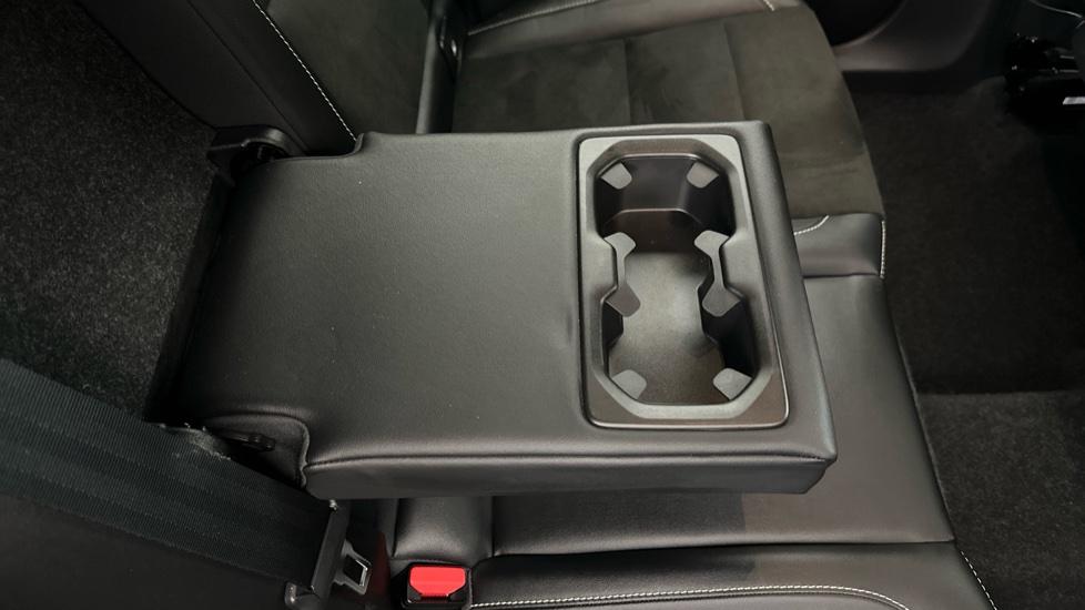 Rear Armrest/ Cup Holder