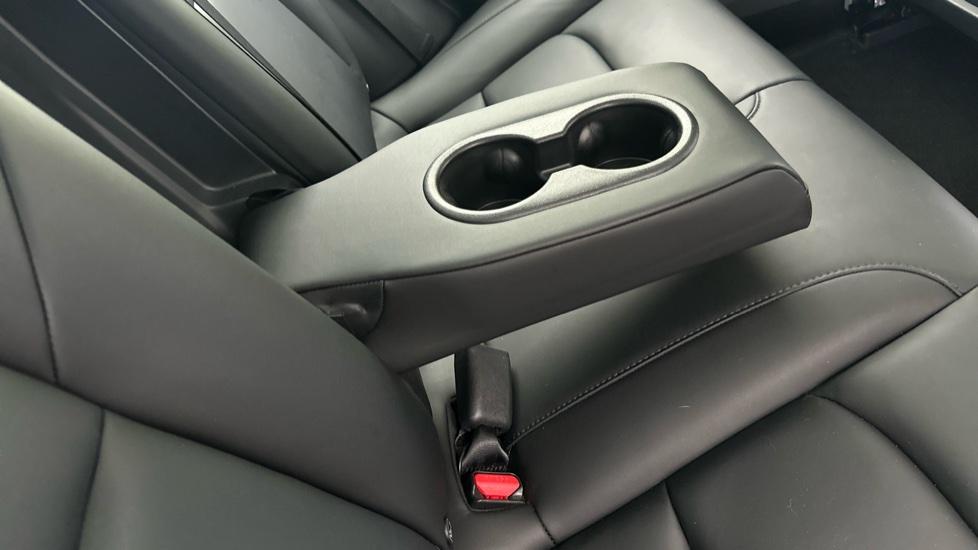 Rear Armrest/ Cup Holder