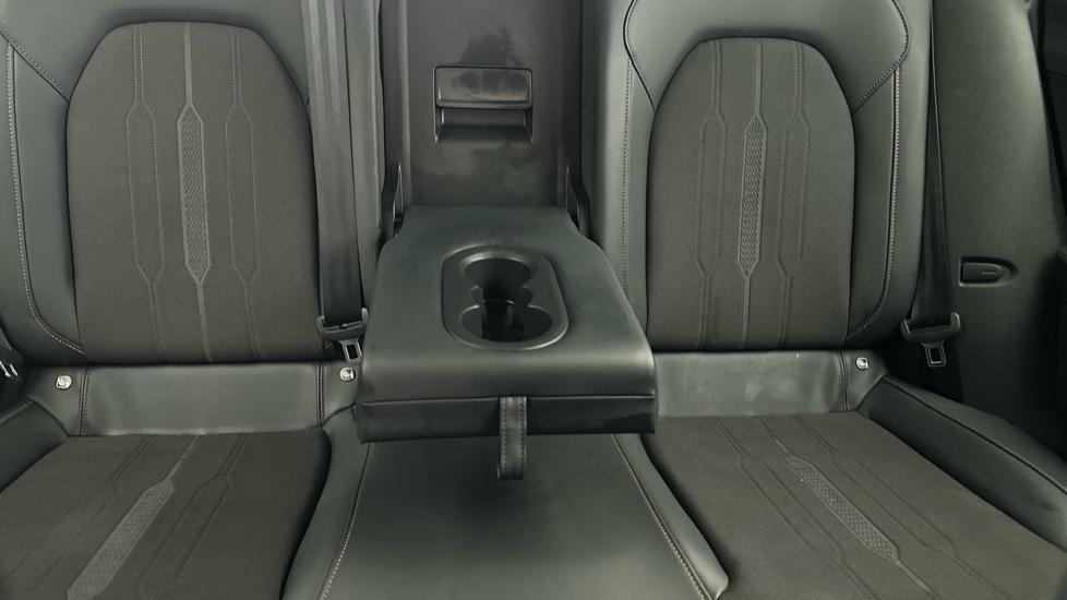 Rear Armrest/ Cup Holder