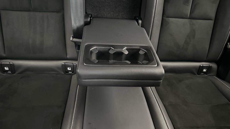 Rear Armrest/ Cup Holder