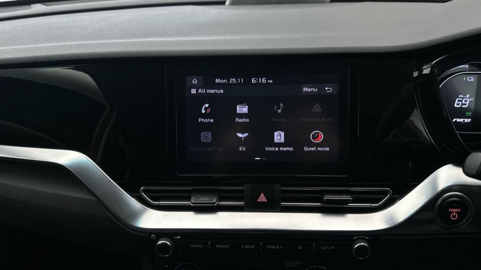 Apple Car Play & Android Auto