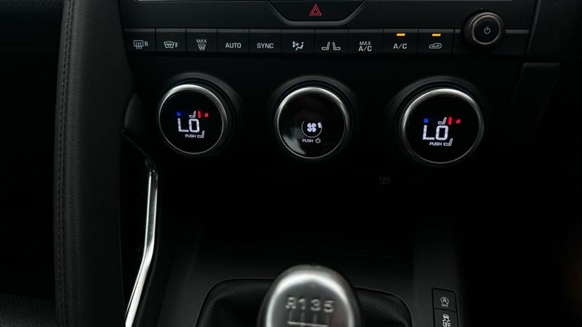 Air Conditioning /Dual Climate Control/Auto Stop/Start