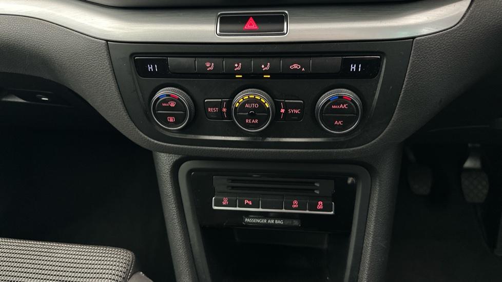 Auto Stop/Start/Air Conditioning /Dual Climate Control 