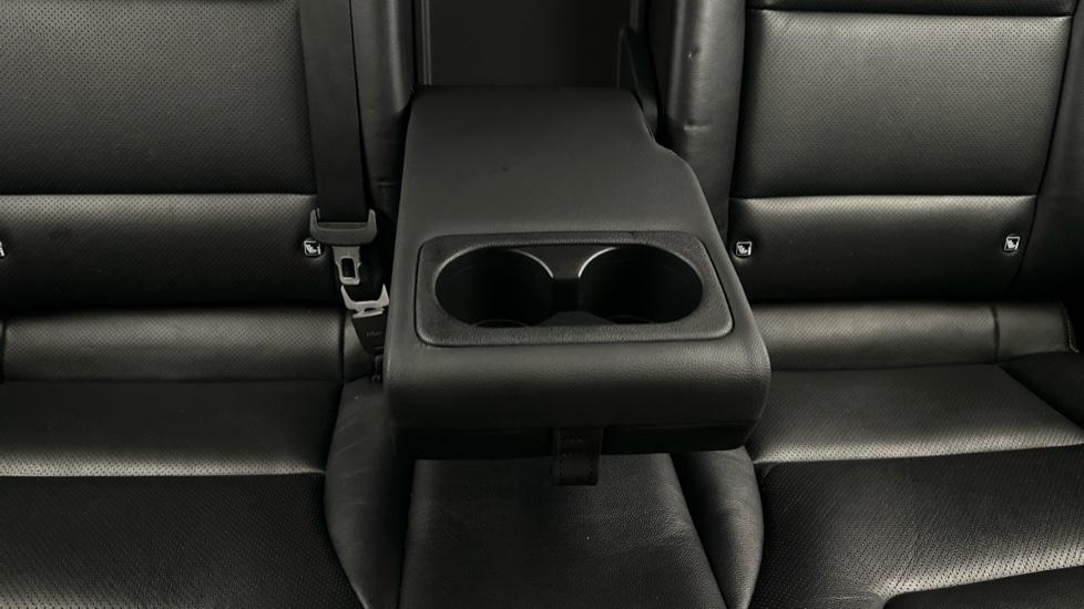 Rear Armrest/ Cup Holder