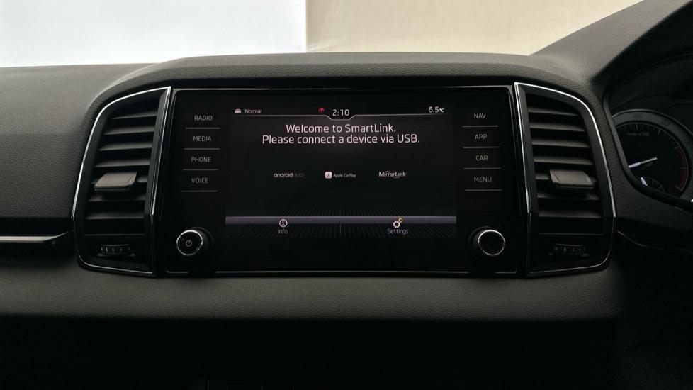 Apple Car Play & Android Auto