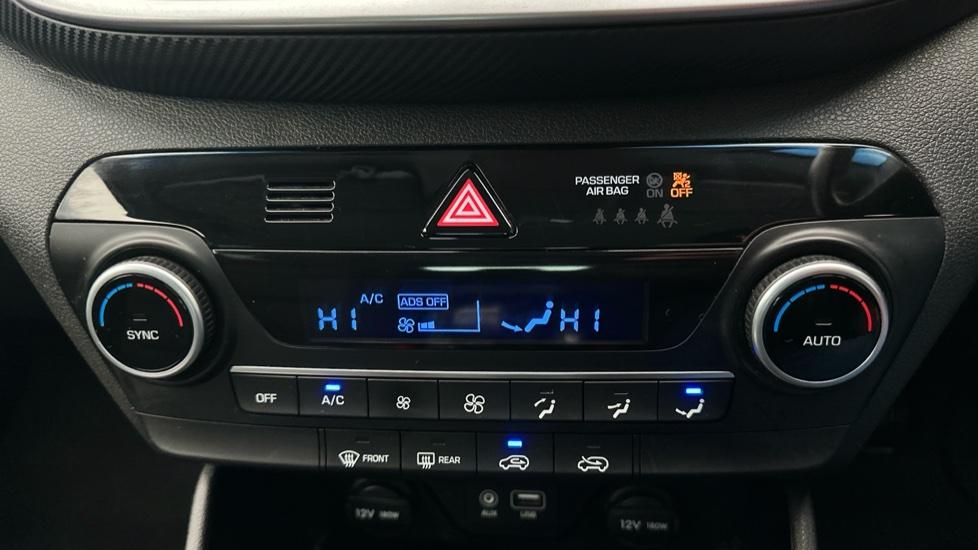 Dual Climate Control  / Air Conditioning 