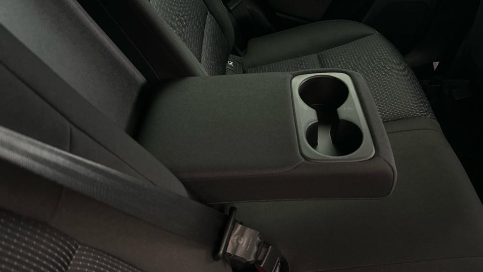 Rear Armrest/ Cup Holder