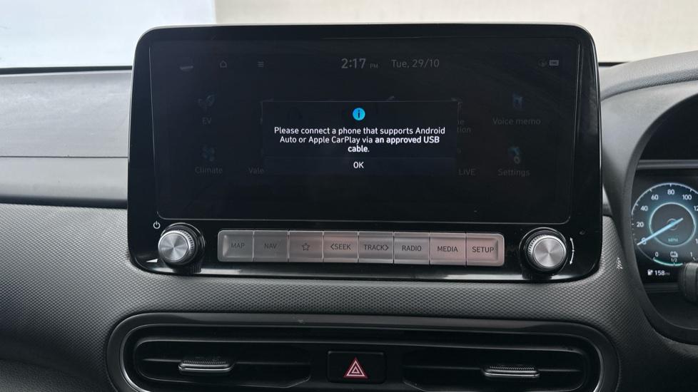 Apple Car Play & Android Auto