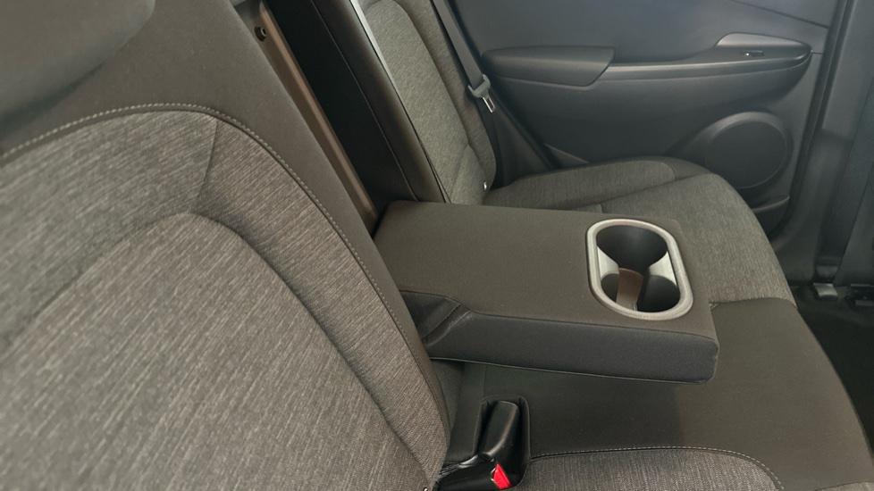 Rear Armrest/ Cup Holder