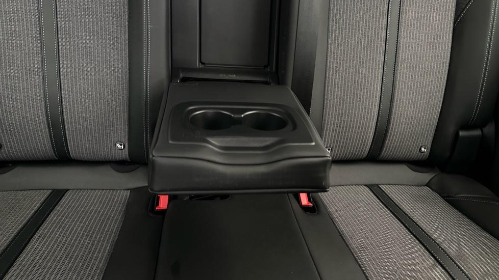 Rear Armrest/ Cup Holder