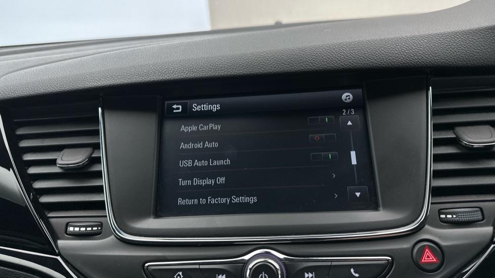 Apple Car Play & Android Auto