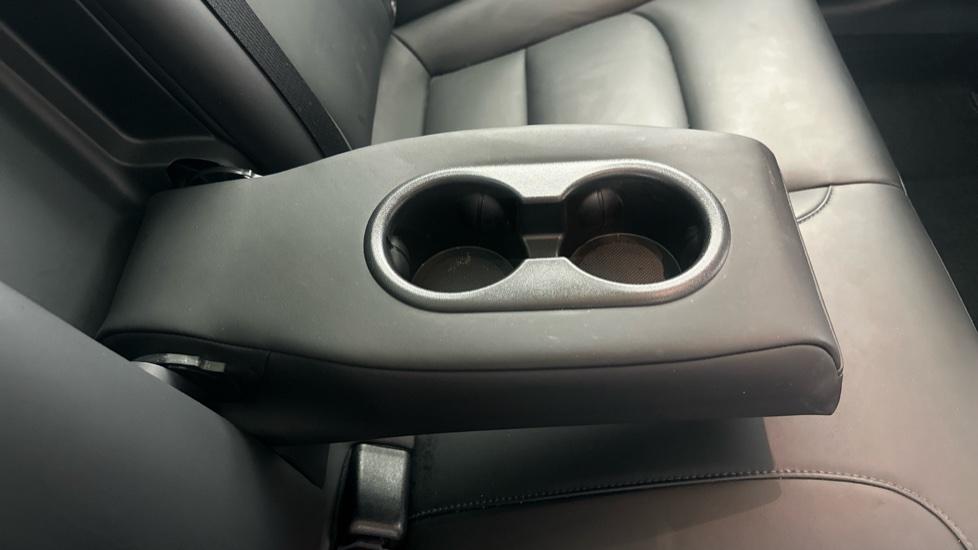 Rear Armrest/ Cup Holder