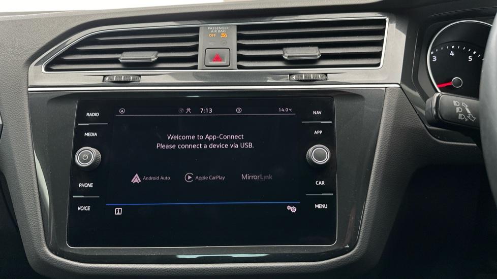 Apple Car Play & Android Auto