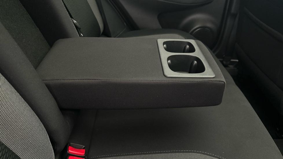 Rear Armrest/ Cup Holder