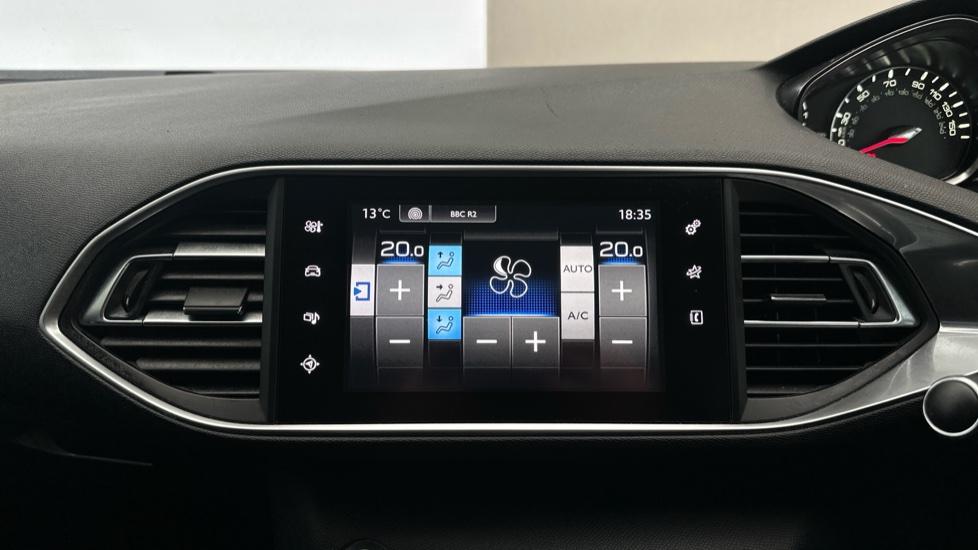 Air Conditioning /Dual Climate Control 