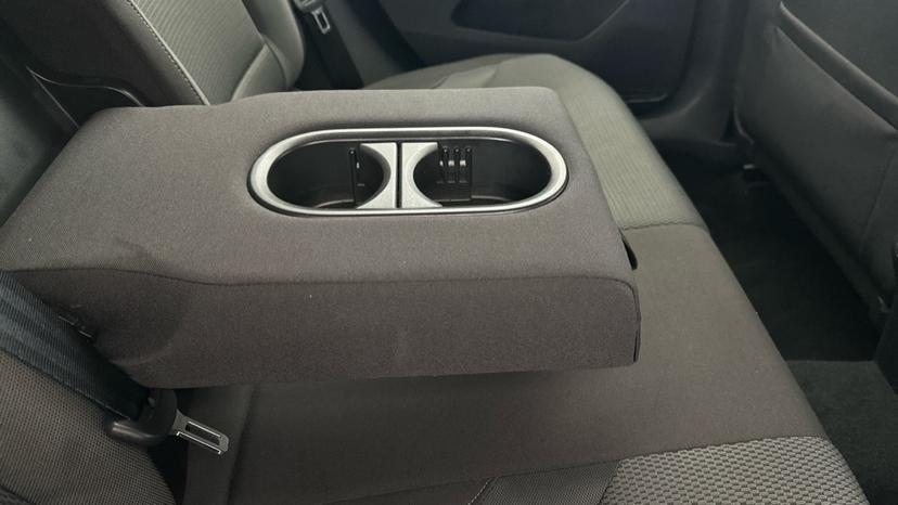 Rear Armrest/ Cup Holder