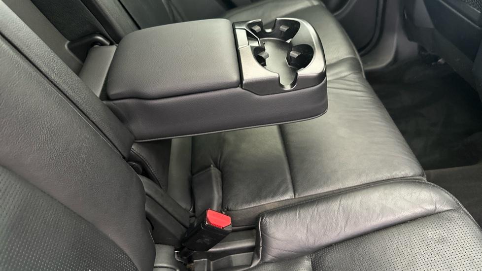 Rear Armrest/ Cup Holder