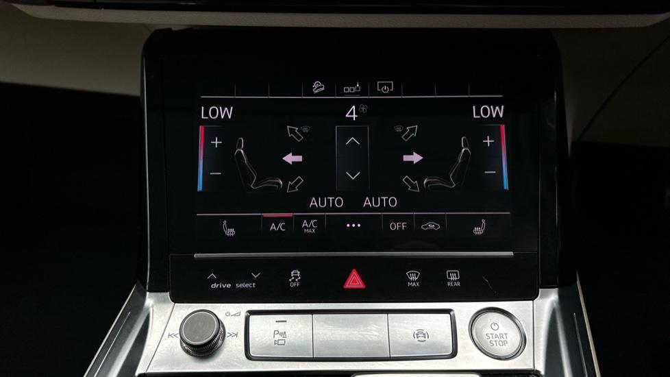 Air Conditioning /Dual Climate Control /Heated Seats 