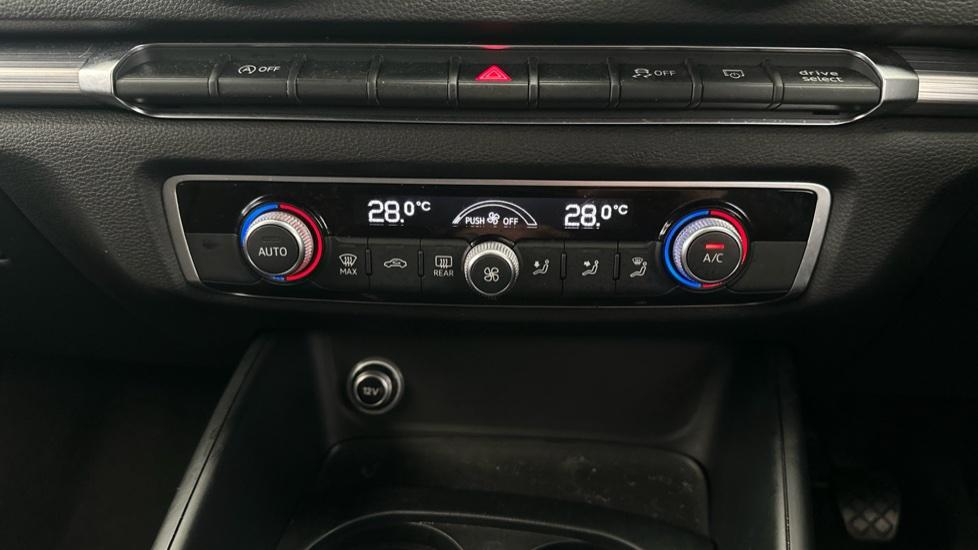 Dual Climate Control / Air Conditioning / Auto Stop/Start