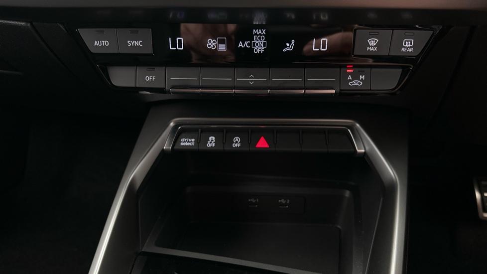 Dual Climate Control / Air Conditioning / Auto Stop/Start