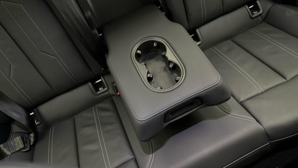 Rear Armrest/ Cup Holder