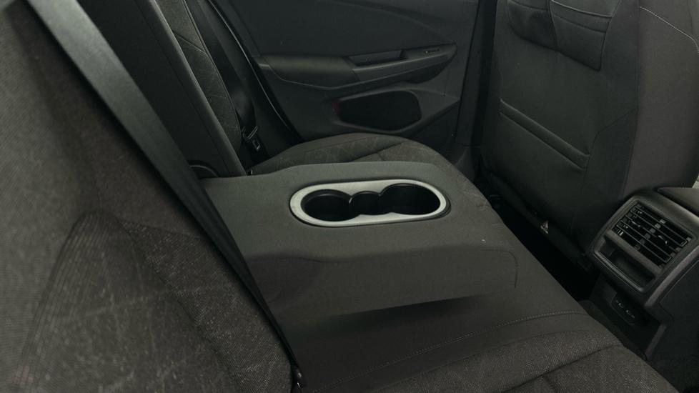 Rear Armrest/ Cup Holder