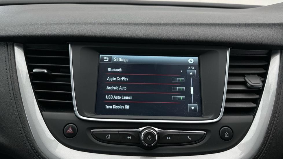 Apple Car Play & Android Auto