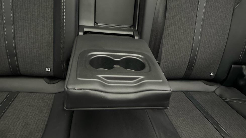 Rear Armrest/ Cup Holder