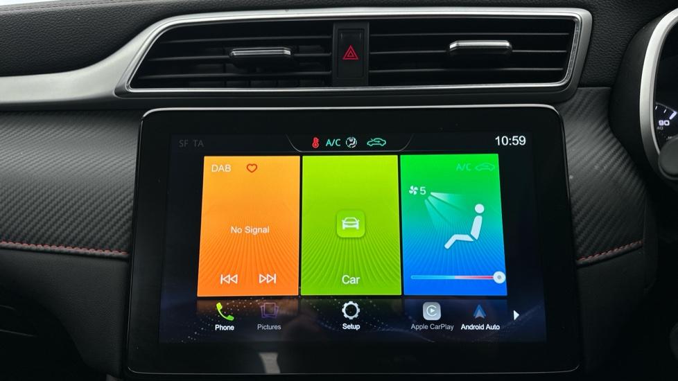 Apple Car Play & Android Auto