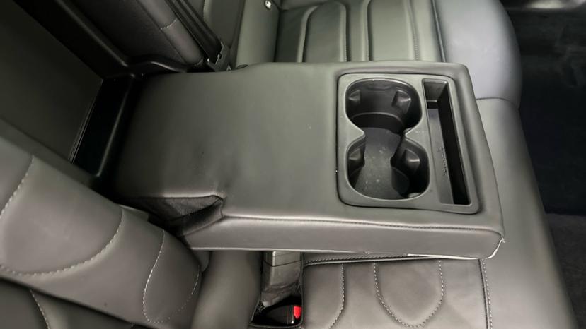 Rear Armrest/ Cup Holder