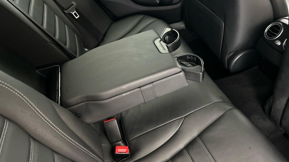 Rear Armrest/ Cup Holder