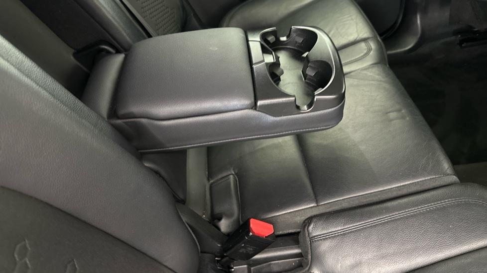 Rear Armrest/ Cup Holder