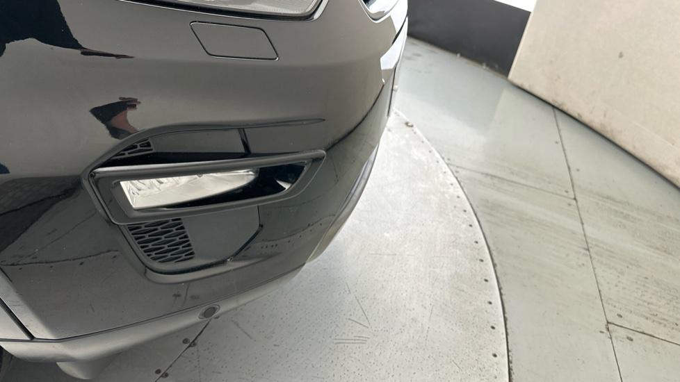 Headlight Washers / Front Parking Sensors 