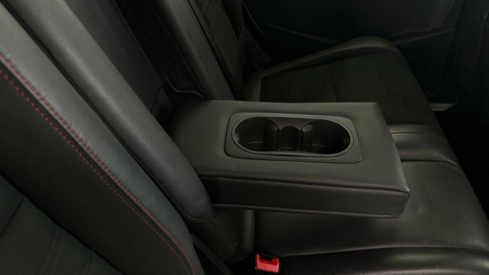 Rear Armrest/ Cup Holder