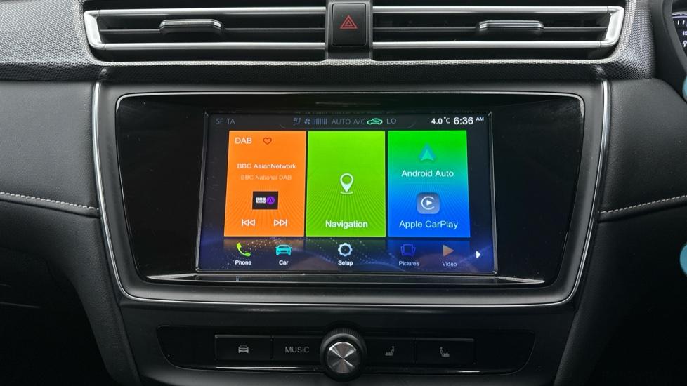 Apple Car Play & Android Auto