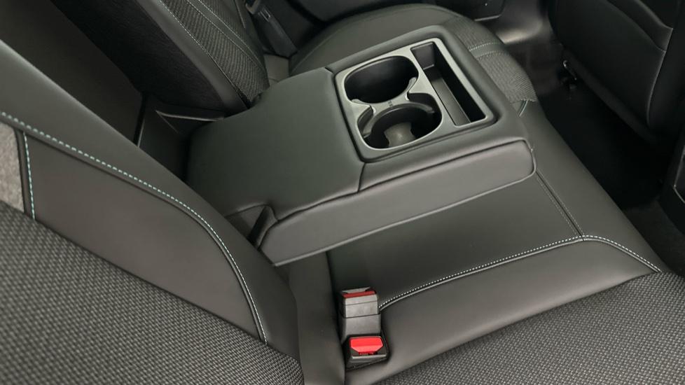 Rear Armrest/ Cup Holder