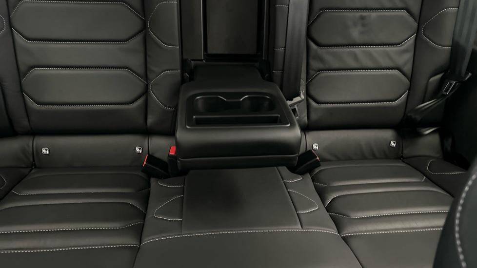 Rear Armrest/ Cup Holder