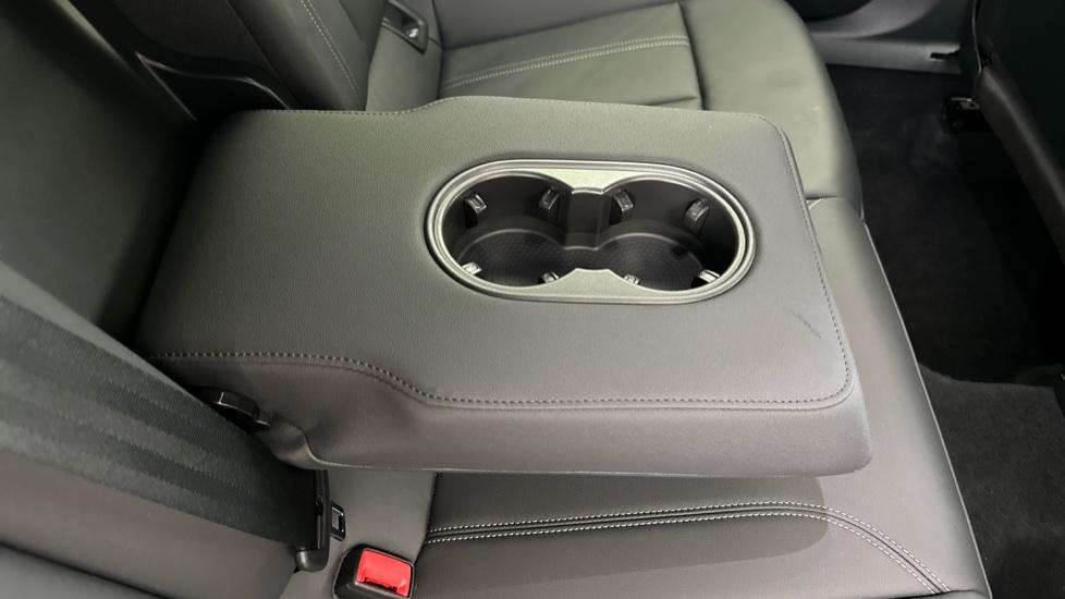 Rear Armrest/ Cup Holder