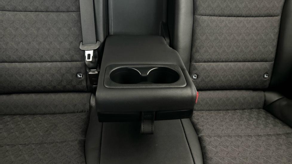 Rear Armrest/ Cup Holder