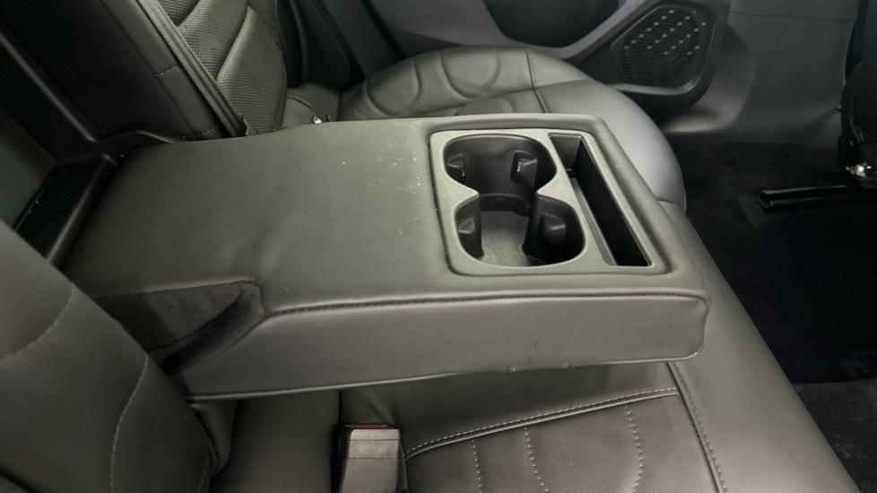 Rear Armrest/ Cup Holder