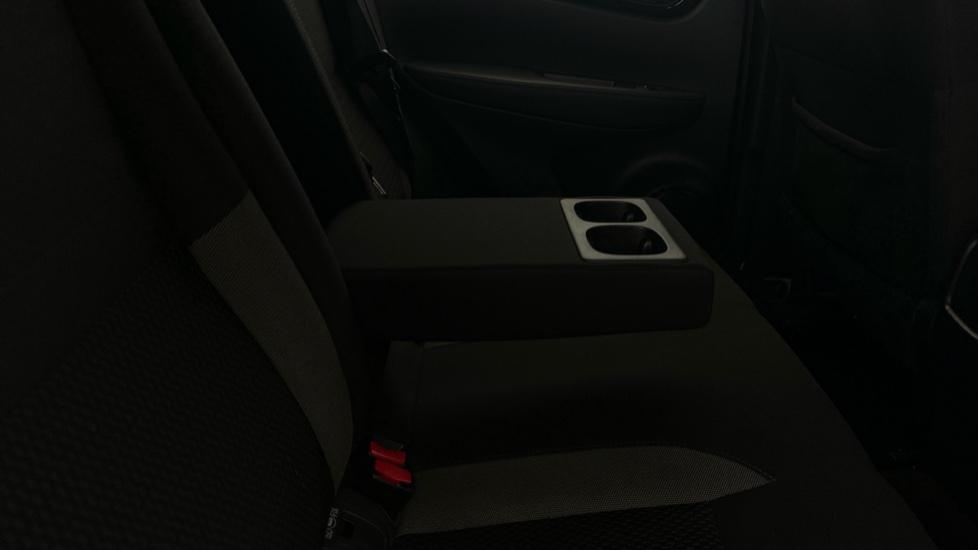 Rear Armrest/ Cup Holder