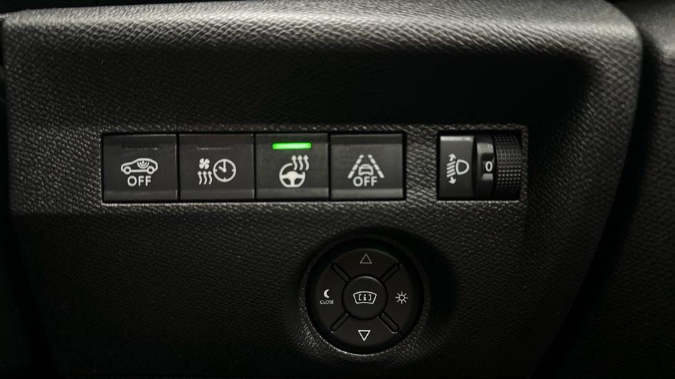 Lane Assist /Heated Steering Wheel 