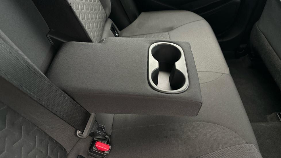 Rear Armrest/ Cup Holder