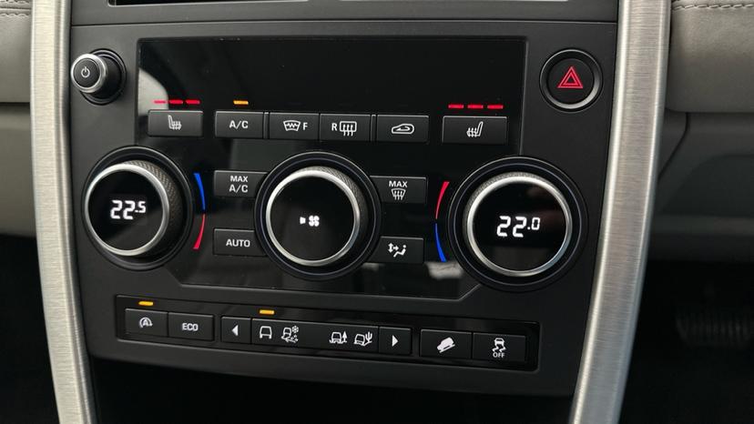 Dual Climate Control  / Air Conditioning  / Heated Seats  / Auto Stop/Start 