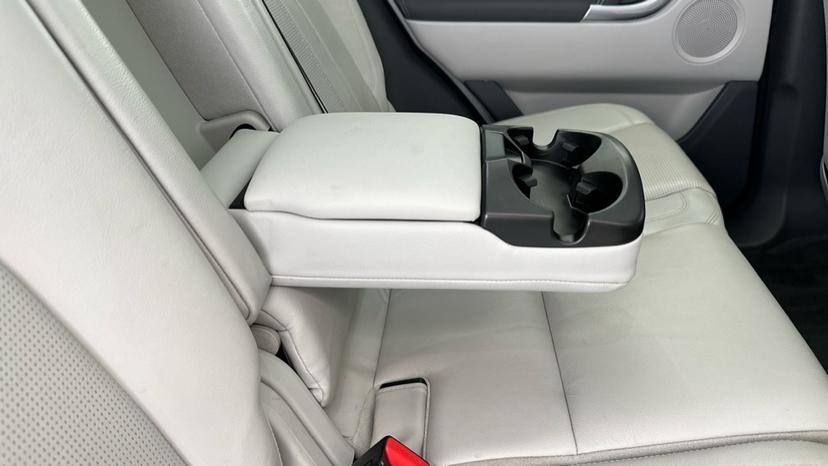 Rear Armrest/ Cup Holder