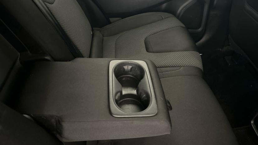 Rear Armrest/ Cup Holder