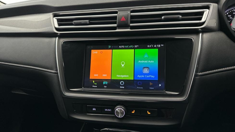 Apple Car Play & Android Auto